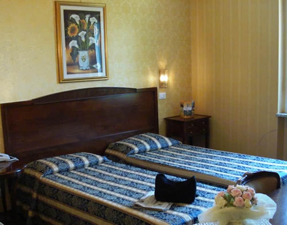 Hotel Villa Aricia Ariccia Εξωτερικό φωτογραφία